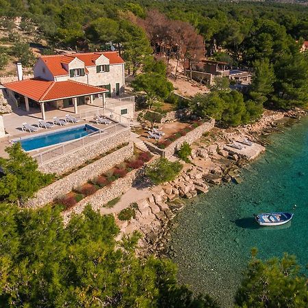 Luxury Villa Kate - In Lucice Bay With Turquoise Sea, Amazing Seaviews, And Heated Pool Milna  Exterior foto