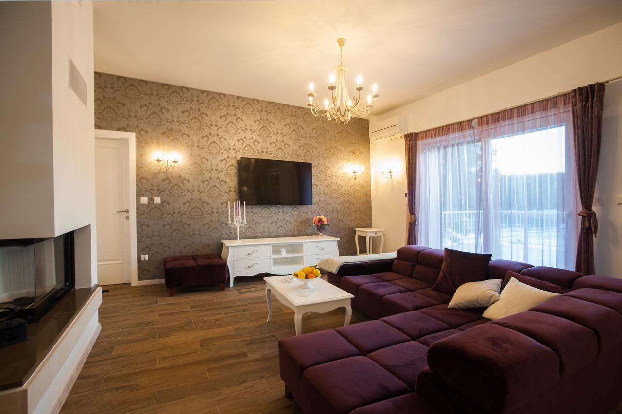 Luxury Villa Kate - In Lucice Bay With Turquoise Sea, Amazing Seaviews, And Heated Pool Milna  Exterior foto