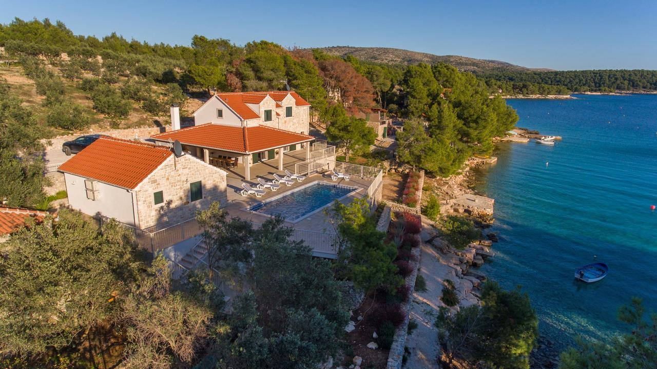 Luxury Villa Kate - In Lucice Bay With Turquoise Sea, Amazing Seaviews, And Heated Pool Milna  Exterior foto