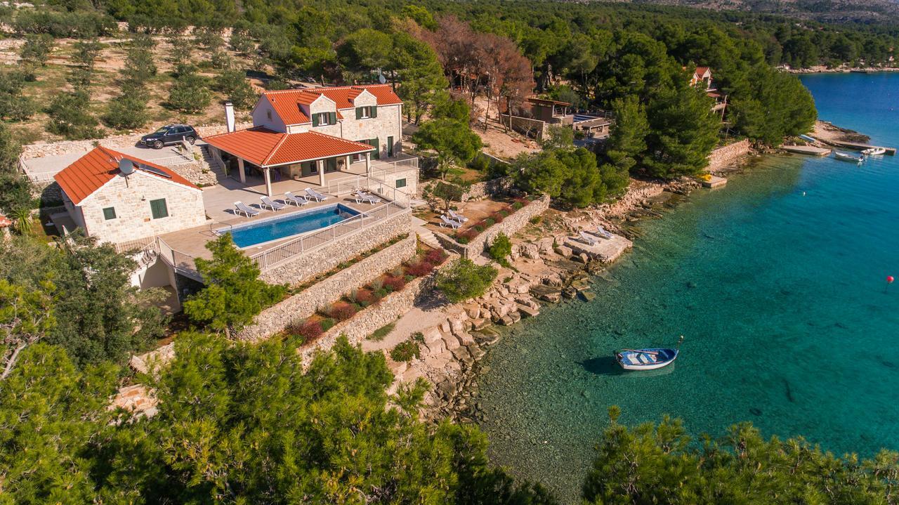 Luxury Villa Kate - In Lucice Bay With Turquoise Sea, Amazing Seaviews, And Heated Pool Milna  Exterior foto