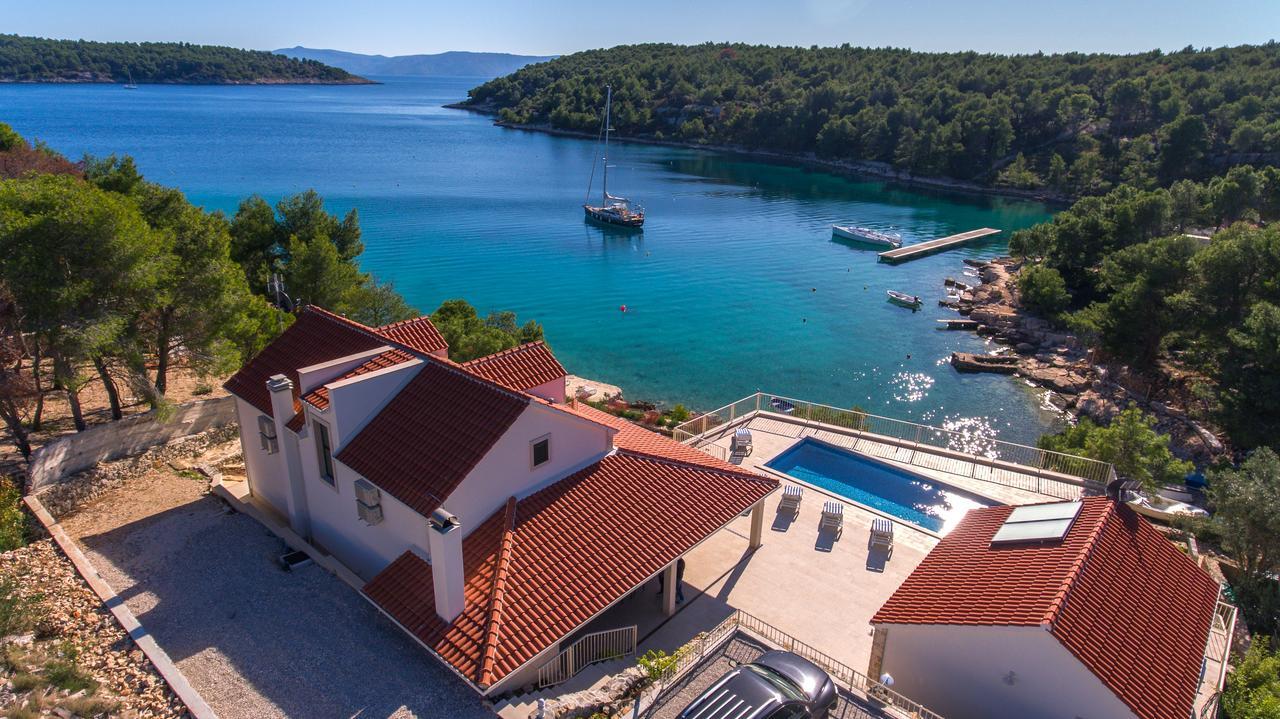 Luxury Villa Kate On Sea With Heated Pool Milna  Exterior foto