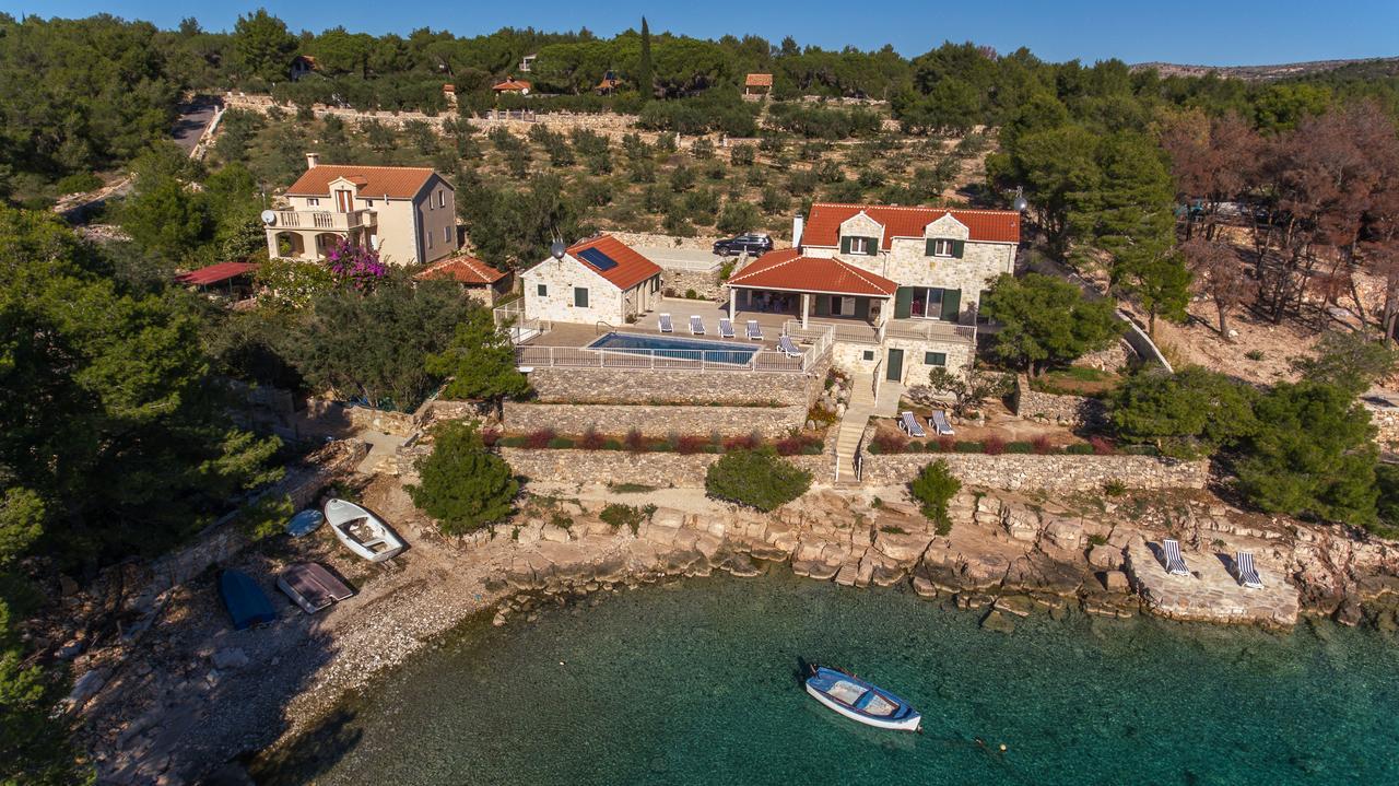 Luxury Villa Kate - In Lucice Bay With Turquoise Sea, Amazing Seaviews, And Heated Pool Milna  Exterior foto